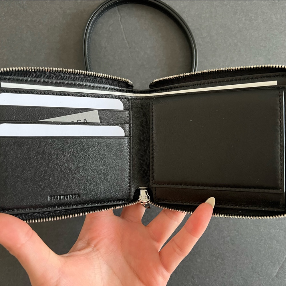 Balenciaga The Simpsons Wallet - Picture 4 of 11